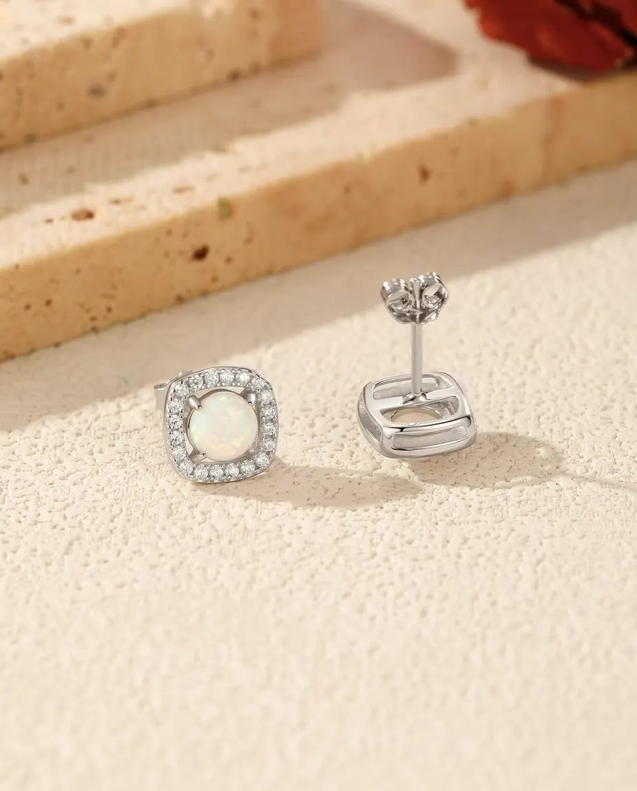 Pendientes de Botón de Ópalo con Halo en Plata 925 - el par sobre piedra clara