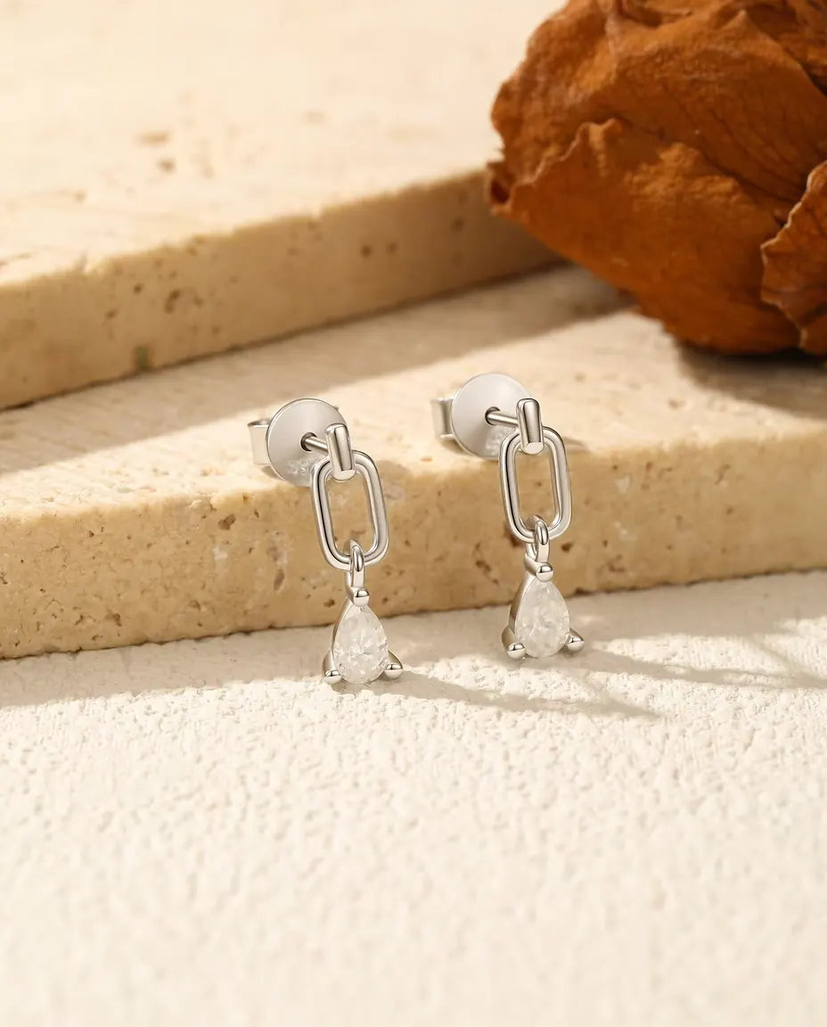 Pendientes de Moissanita talla pera – eslabón alargado y piedra de 0,35 ct color D en plata de ley 925