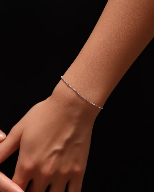 Pulsera de Bolitas en Plata 925 - llevada en la muñeca