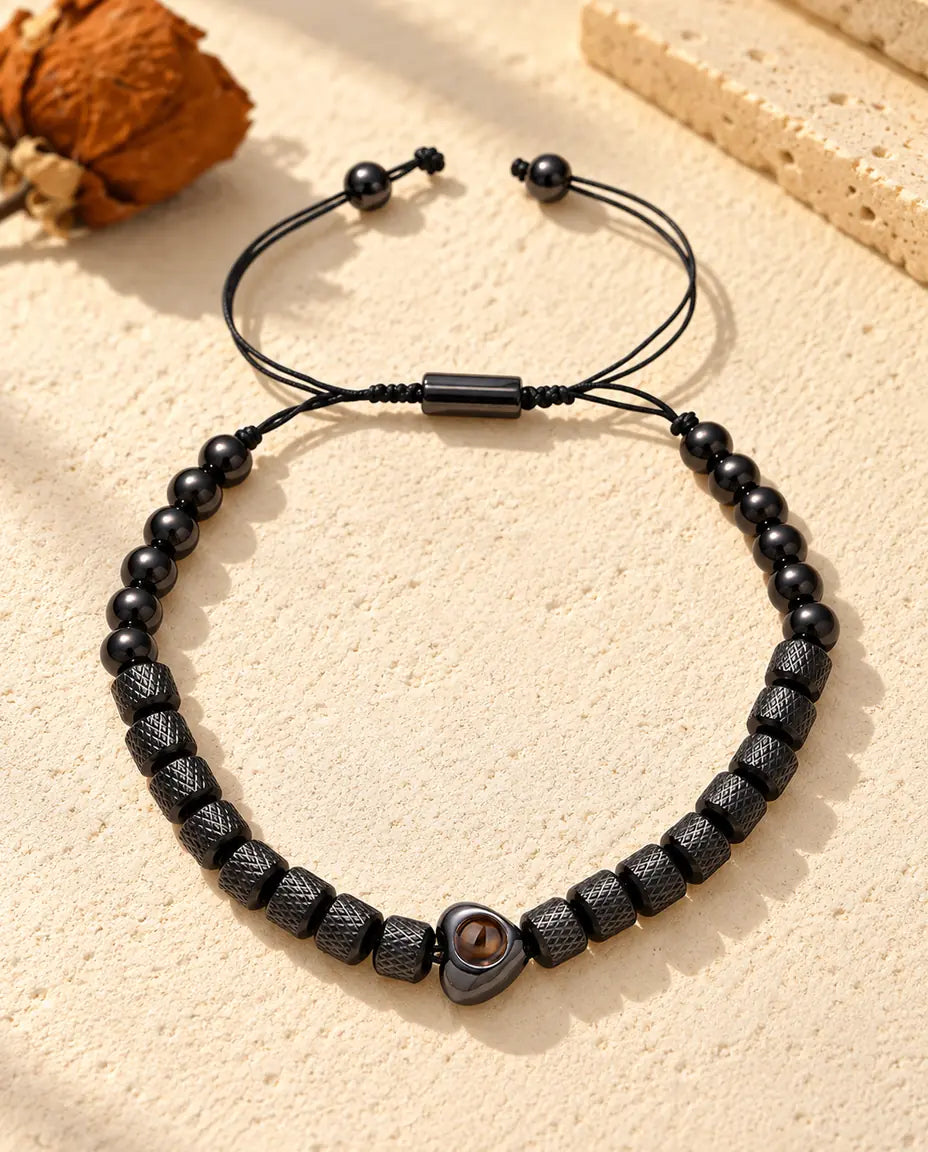 Pulsera unisex negra con corazón, cuentas cilíndricas con relieve y cuentas redondas