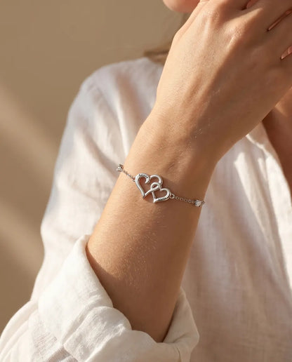 Pulsera Doble Corazón Personalizada 2 Nombres - corazones enlazados y dos piedras de nacimiento, ajustable