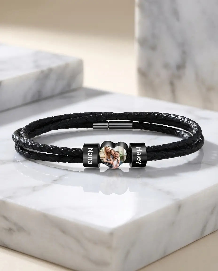 Pulsera hombre grabada – cuero trenzado negro con corazón de foto en color y 2 cuentas con nombre, regalo para papá