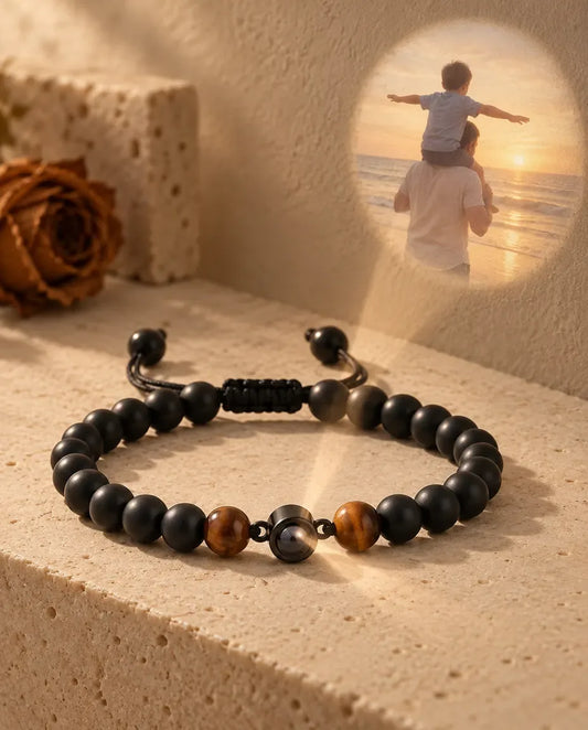 Pulsera hombre con foto dentro - proyecta la foto oculta en la pared