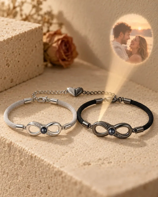 Pulseras de pareja con foto dentro - proyecta la foto oculta en la pared